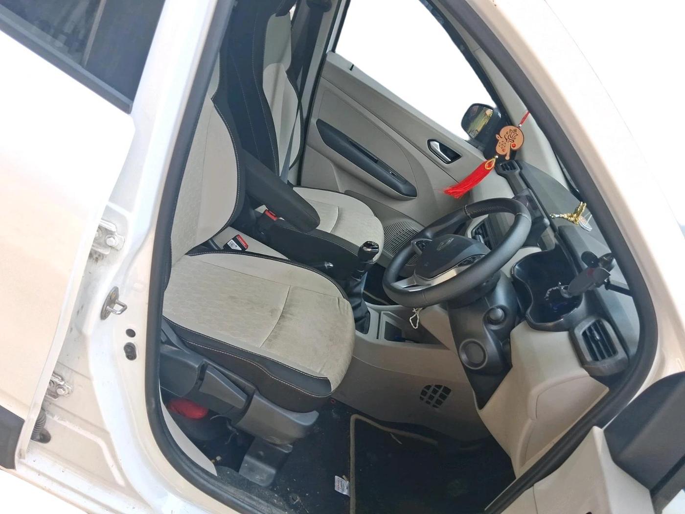2025 Renault TRIBER Emotion, Petrol, Manual, 12,000 km, interior