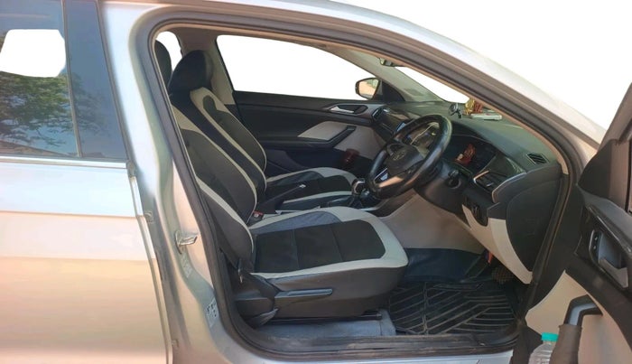 2022 Volkswagen TAIGUN TOPLINE 1.0 TSI AT, Petrol, Automatic, 48,695 km, interior