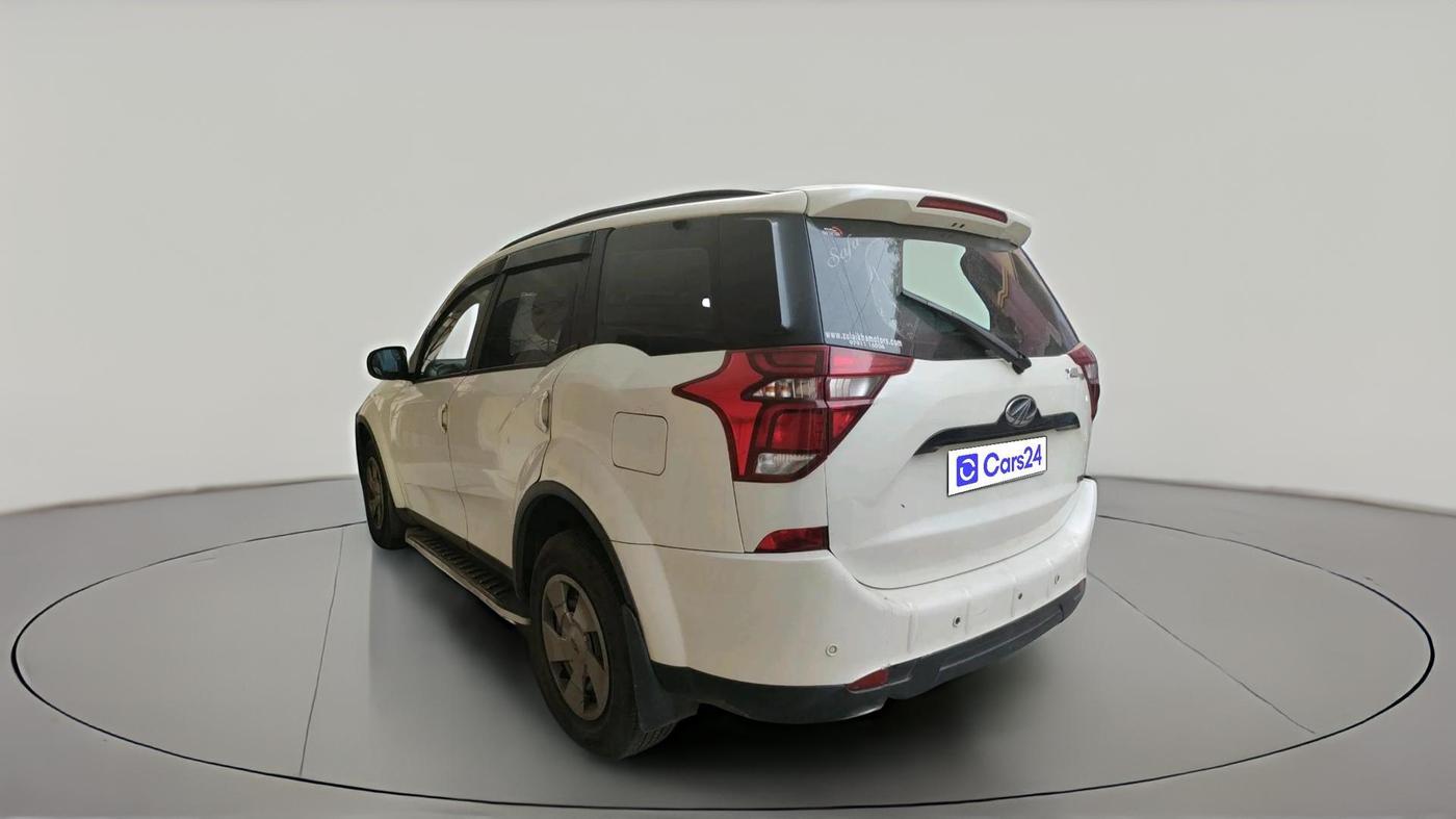 2020 Mahindra XUV500 W7, Diesel, Manual, 85,343 km, exterior