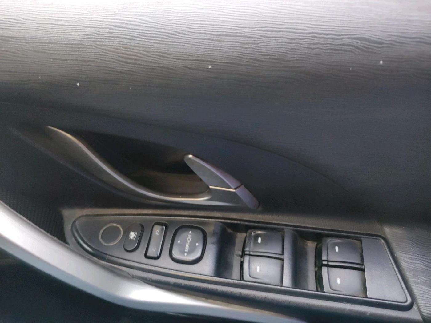 2020 Mahindra XUV500 W7, Diesel, Manual, 85,343 km, interior