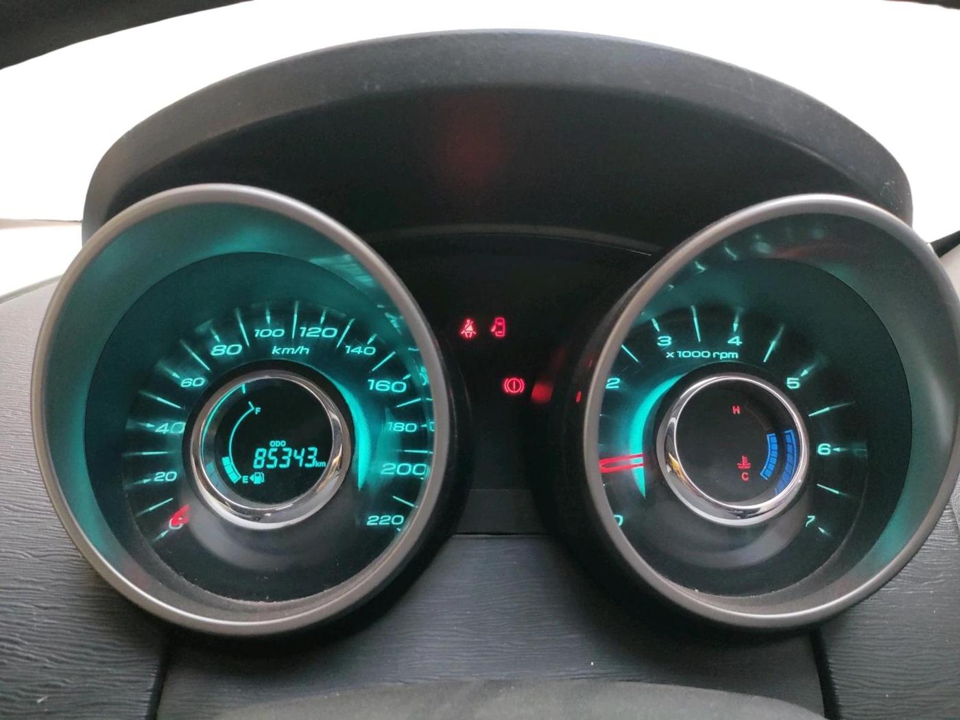 2020 Mahindra XUV500 W7, Diesel, Manual, 85,343 km, interior