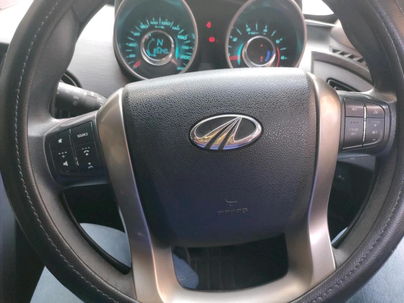 2020 Mahindra XUV500 W7, Diesel, Manual, 85,343 km, interior