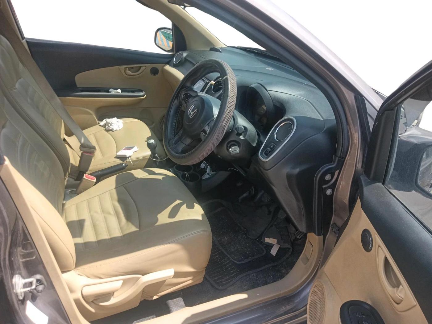 2015 Honda Mobilio 1.5L I-VTEC V, Petrol, Manual, 1,15,751 km, interior