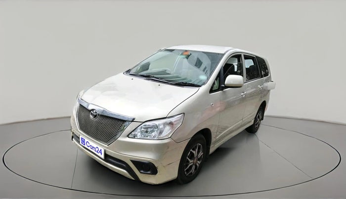 2015 Toyota Innova 2.5 GX 8 STR, Diesel, Manual, 2,12,471 km, exterior