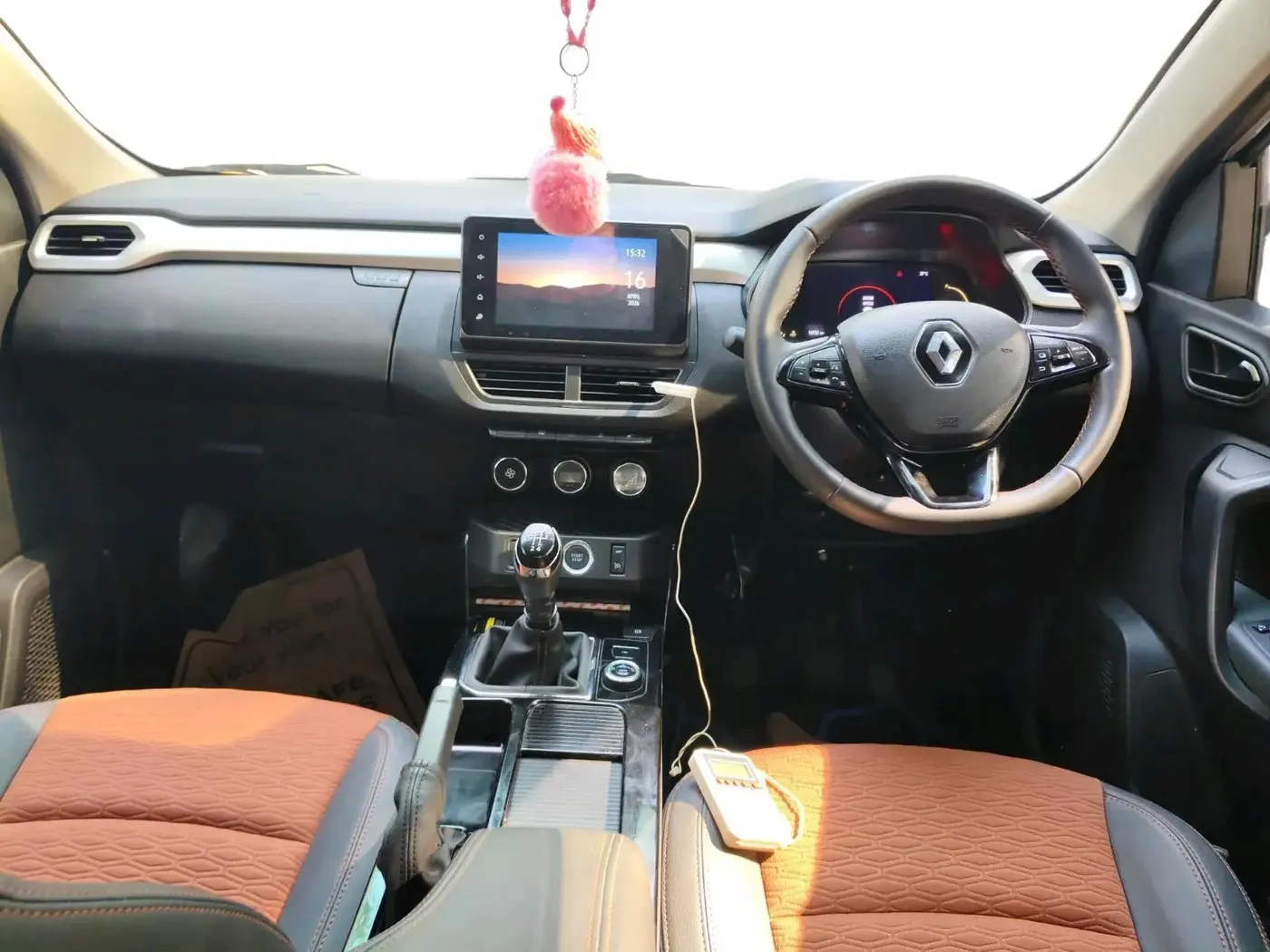 2024 Renault Kiger RXZ MT, Petrol, Manual, 16,733 km, interior