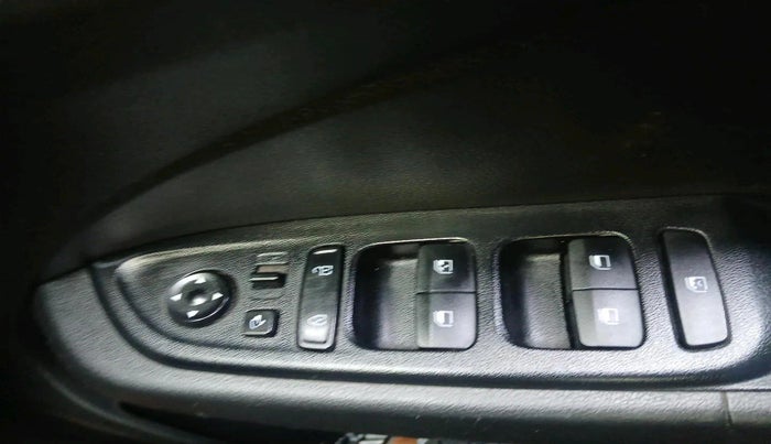 2021 Hyundai VENUE SX PLUS 1.0 TURBO DCT, Petrol, Automatic, 1,02,850 km, interior