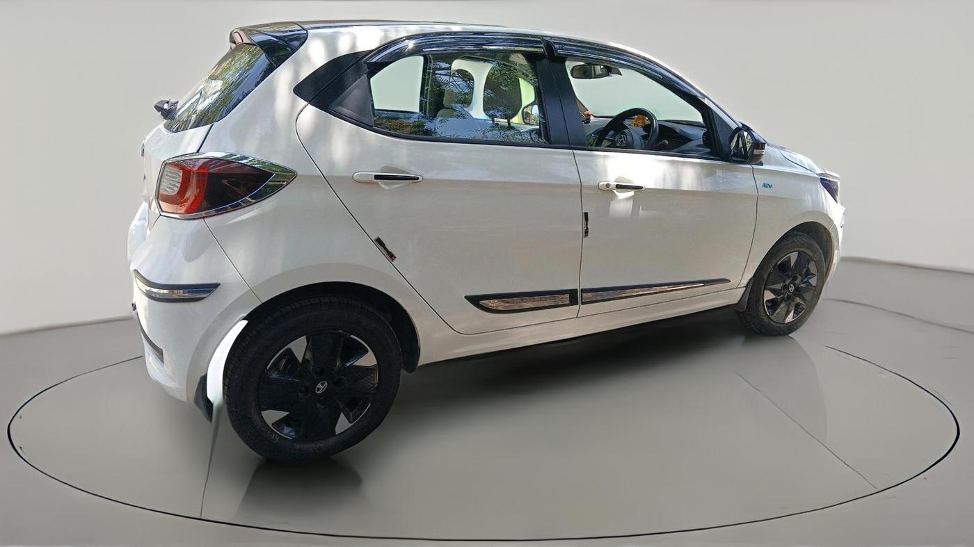 2023 Tata TIAGO EV XZ PLUS TECH LUX LONG RANGE, Electric, Automatic, 43,596 km, exterior