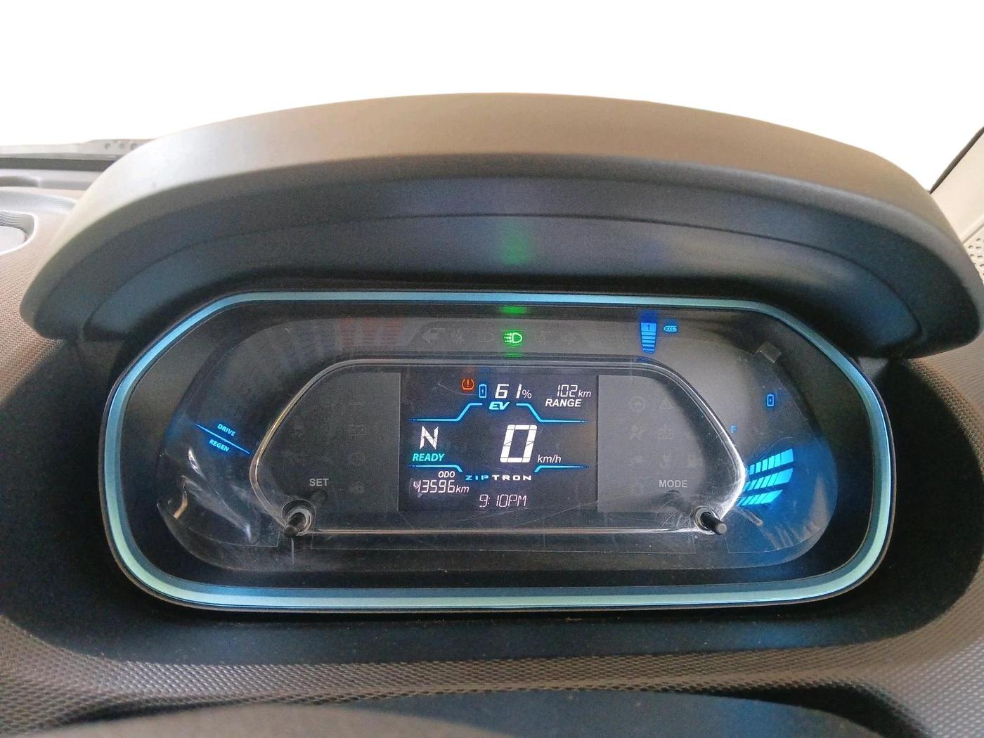 2023 Tata TIAGO EV XZ PLUS TECH LUX LONG RANGE, Electric, Automatic, 43,596 km, interior