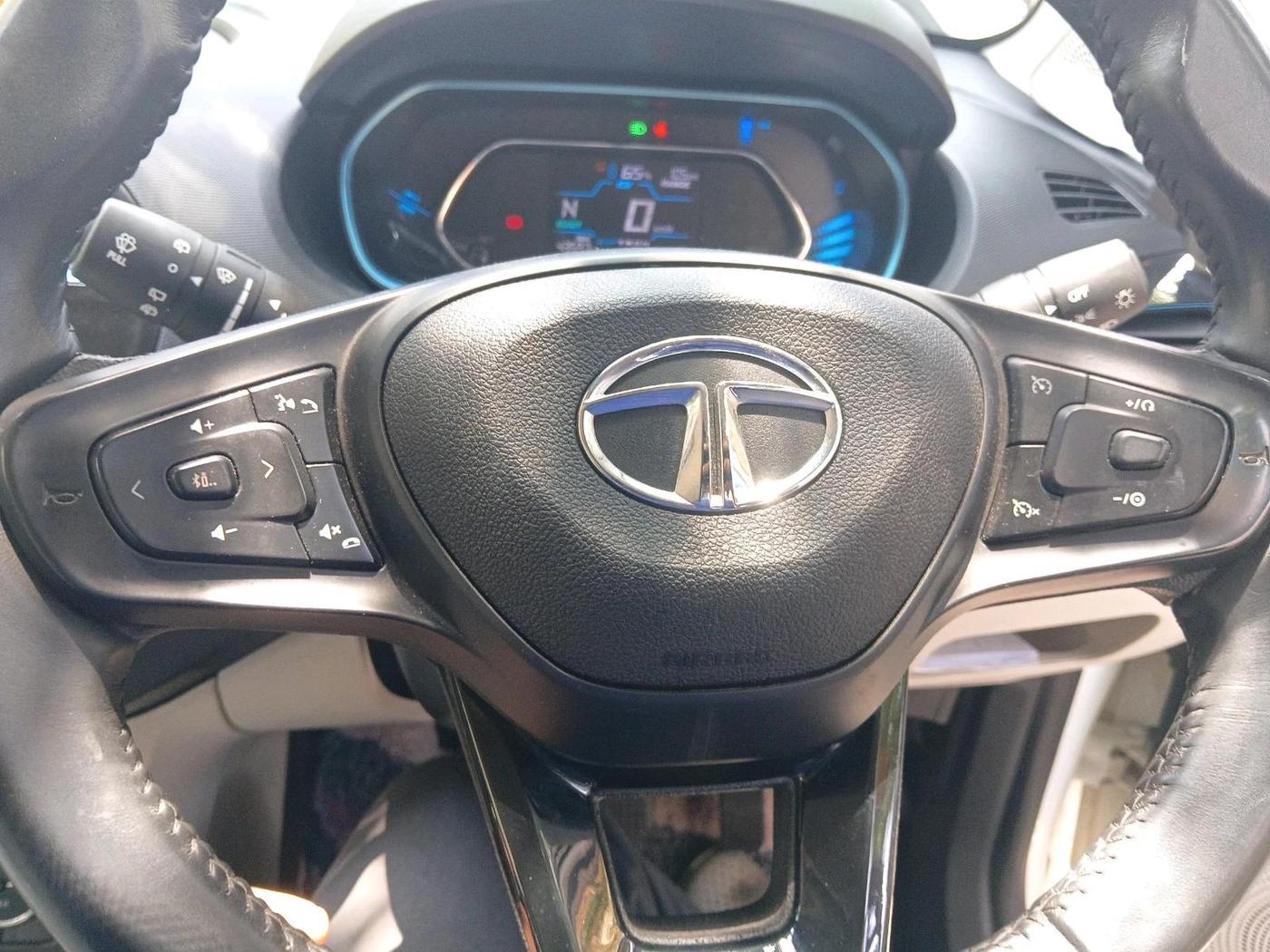 2023 Tata TIAGO EV XZ PLUS TECH LUX LONG RANGE, Electric, Automatic, 43,596 km, interior