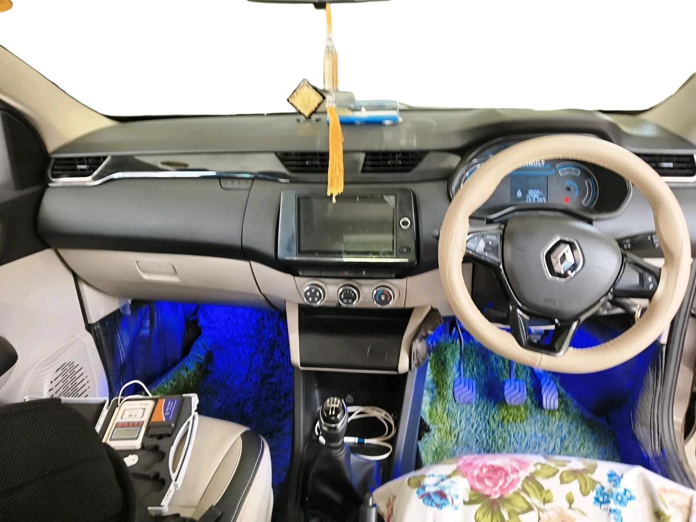 2021 Renault TRIBER RXT, Petrol, Manual, 10,502 km, interior