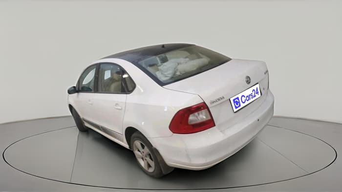 2016 Skoda Rapid AMBITION 1.5 TDI AT, Diesel, Automatic, 1,46,312 km, exterior