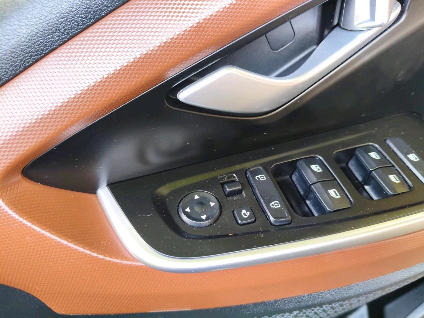 2022 Hyundai ALCAZAR 2.0 SIGNATURE (O) AT 6STR, Petrol, Automatic, 16,327 km, interior