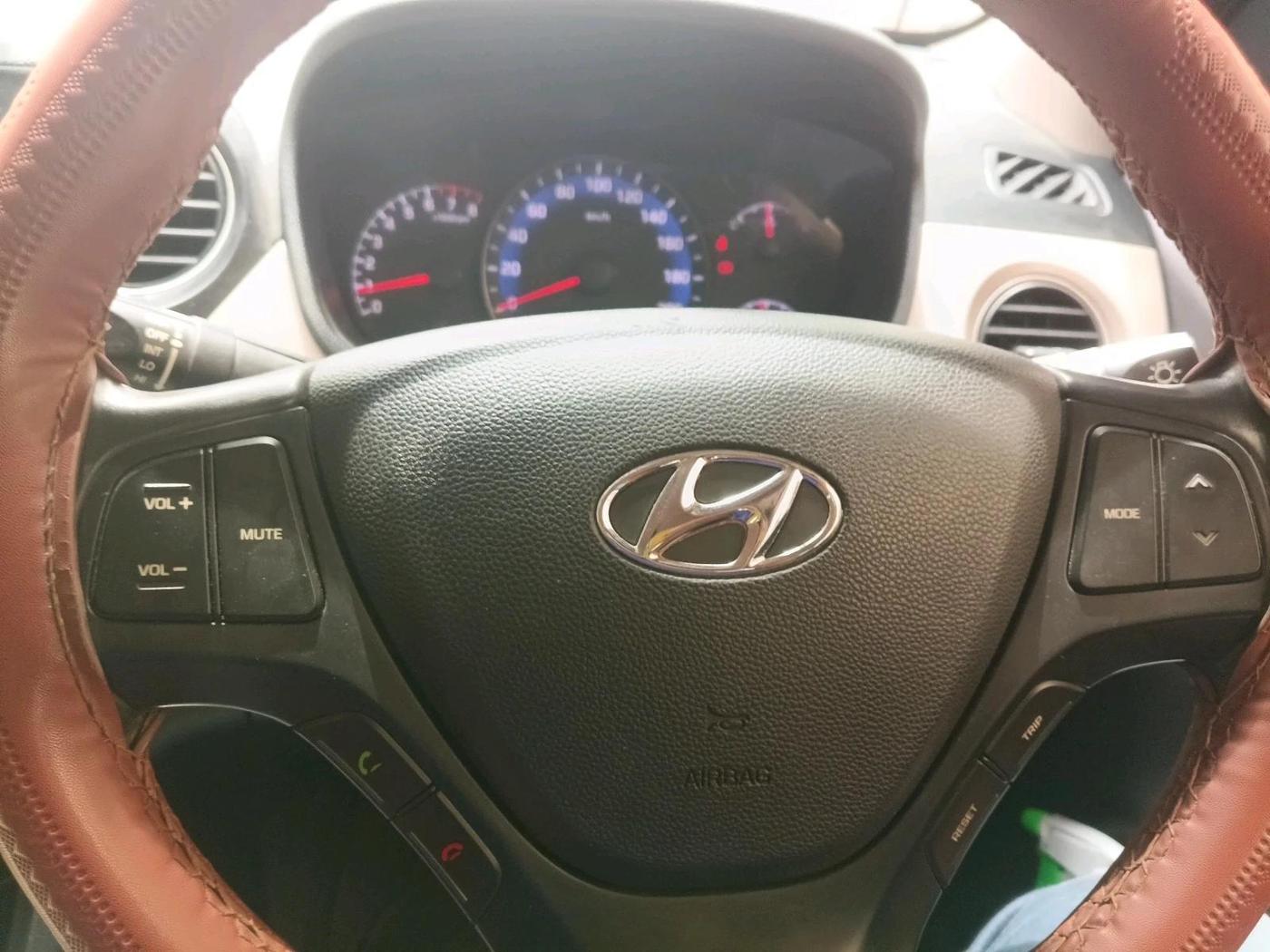 2015 Hyundai Xcent SX AT 1.2 (O), Petrol, Automatic, 46,918 km, interior