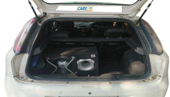 2015 Fiat Grand Punto EMOTION 1.3 90 HP, Diesel, Manual, 1,41,406 km, exterior