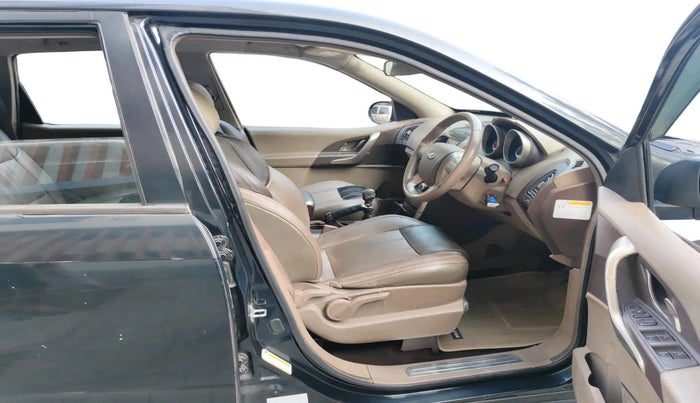 2012 Mahindra XUV500 W8 AWD, Diesel, Manual, 96,165 km, interior