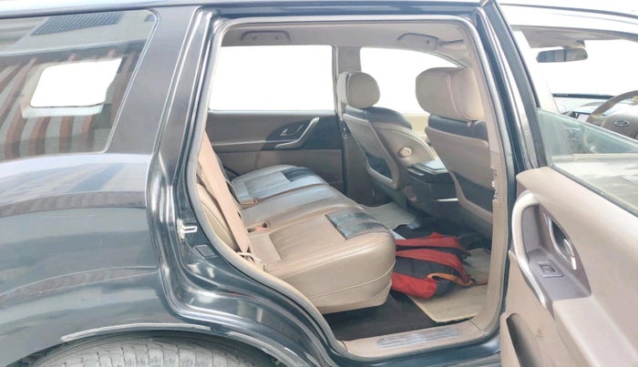 2012 Mahindra XUV500 W8 AWD, Diesel, Manual, 96,165 km, interior