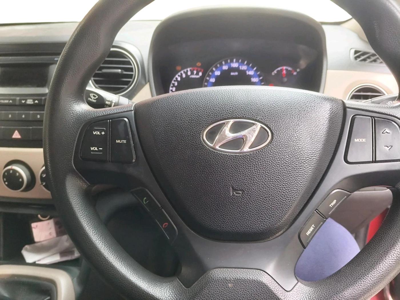 2015 Hyundai Xcent S 1.2, Petrol, Manual, 66,682 km, interior