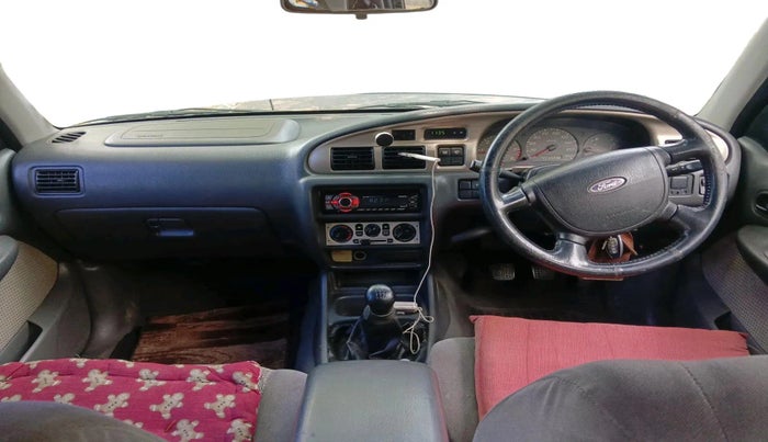 2004 Ford Endeavour XLT 4X2 MT, Diesel, Manual, 2,28,993 km, interior