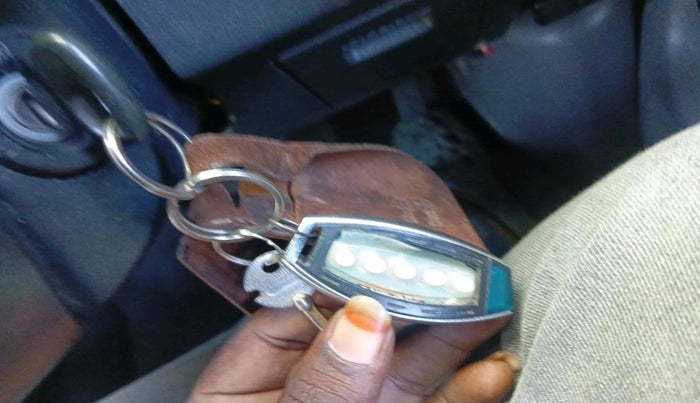 2004 Ford Endeavour XLT 4X2 MT, Diesel, Manual, 2,28,993 km, interior