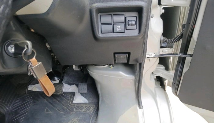 2026 Maruti Eeco 5 STR AC, Petrol, Manual, 231 km, interior