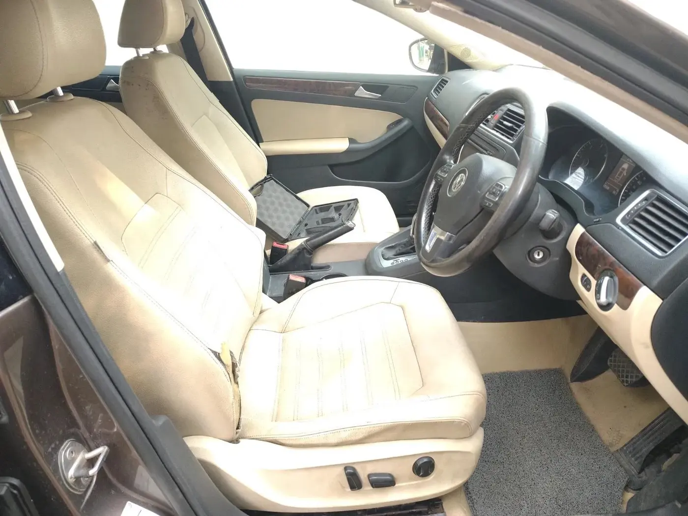 2011 Volkswagen Jetta HIGHLINE TDI AT, Diesel, Automatic, 68,568 km, interior