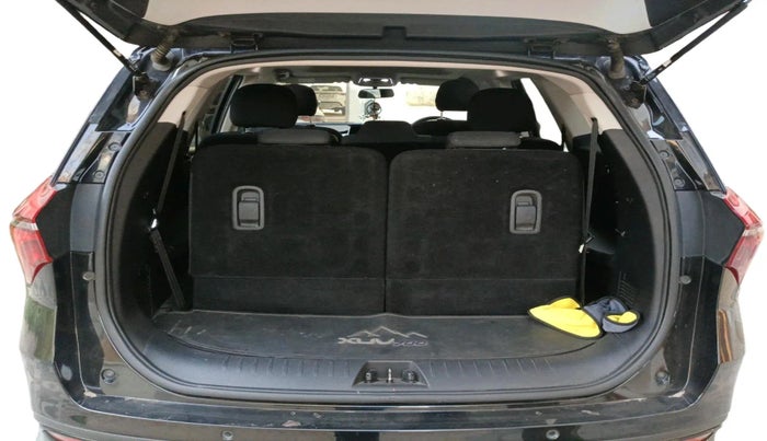 2024 Mahindra XUV700 AX 5 D MT 7 STR, Diesel, Manual, 18,679 km, exterior