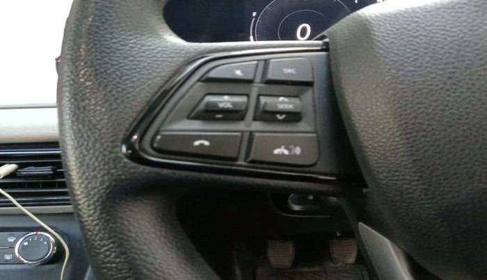 2024 Mahindra XUV700 AX 5 D MT 7 STR, Diesel, Manual, 18,679 km, interior