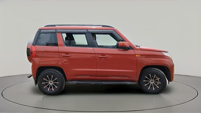 2016 Mahindra TUV300 T8, Diesel, Manual, 1,30,658 km, exterior