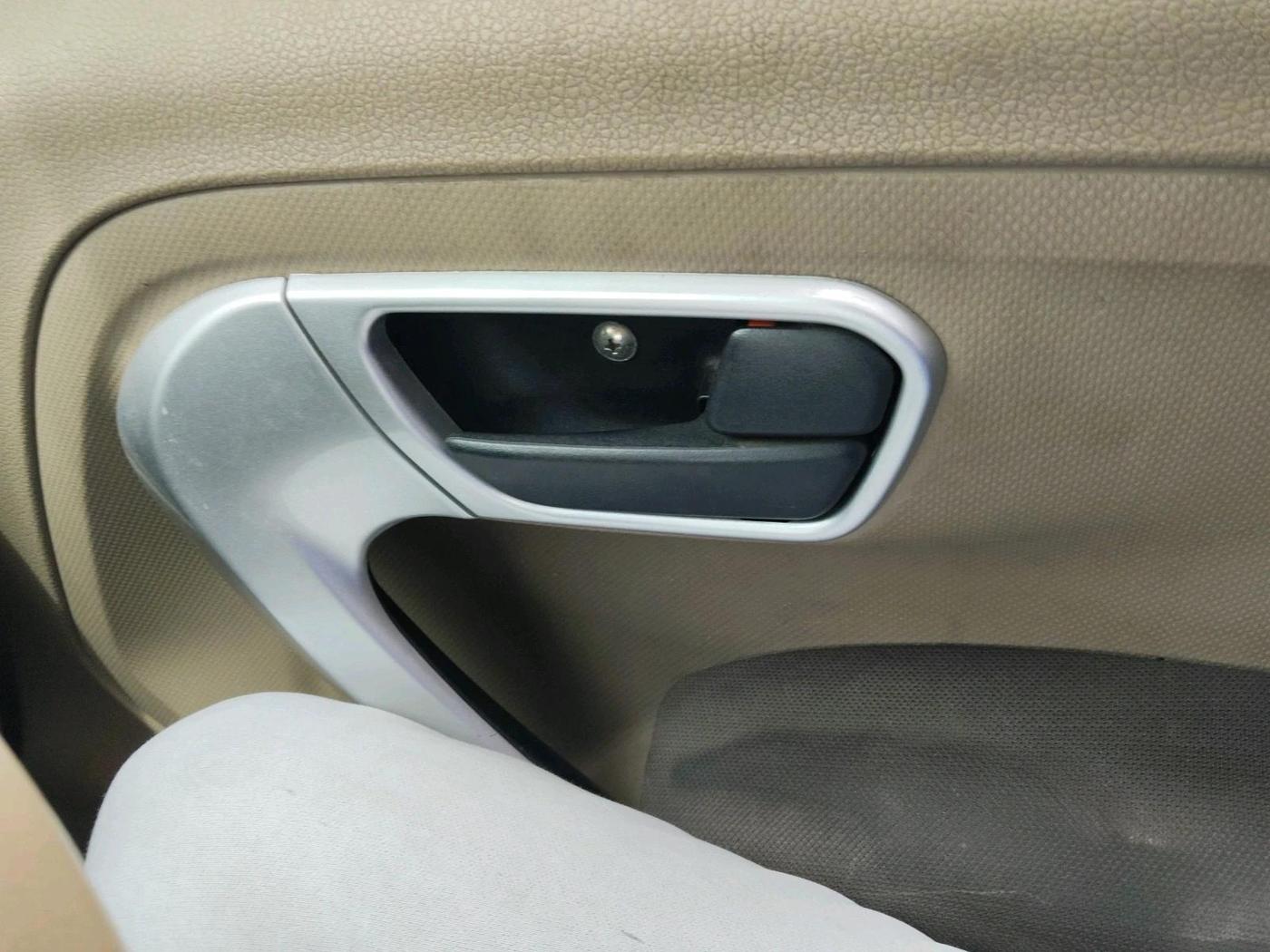 2016 Mahindra TUV300 T8, Diesel, Manual, 1,30,658 km, interior