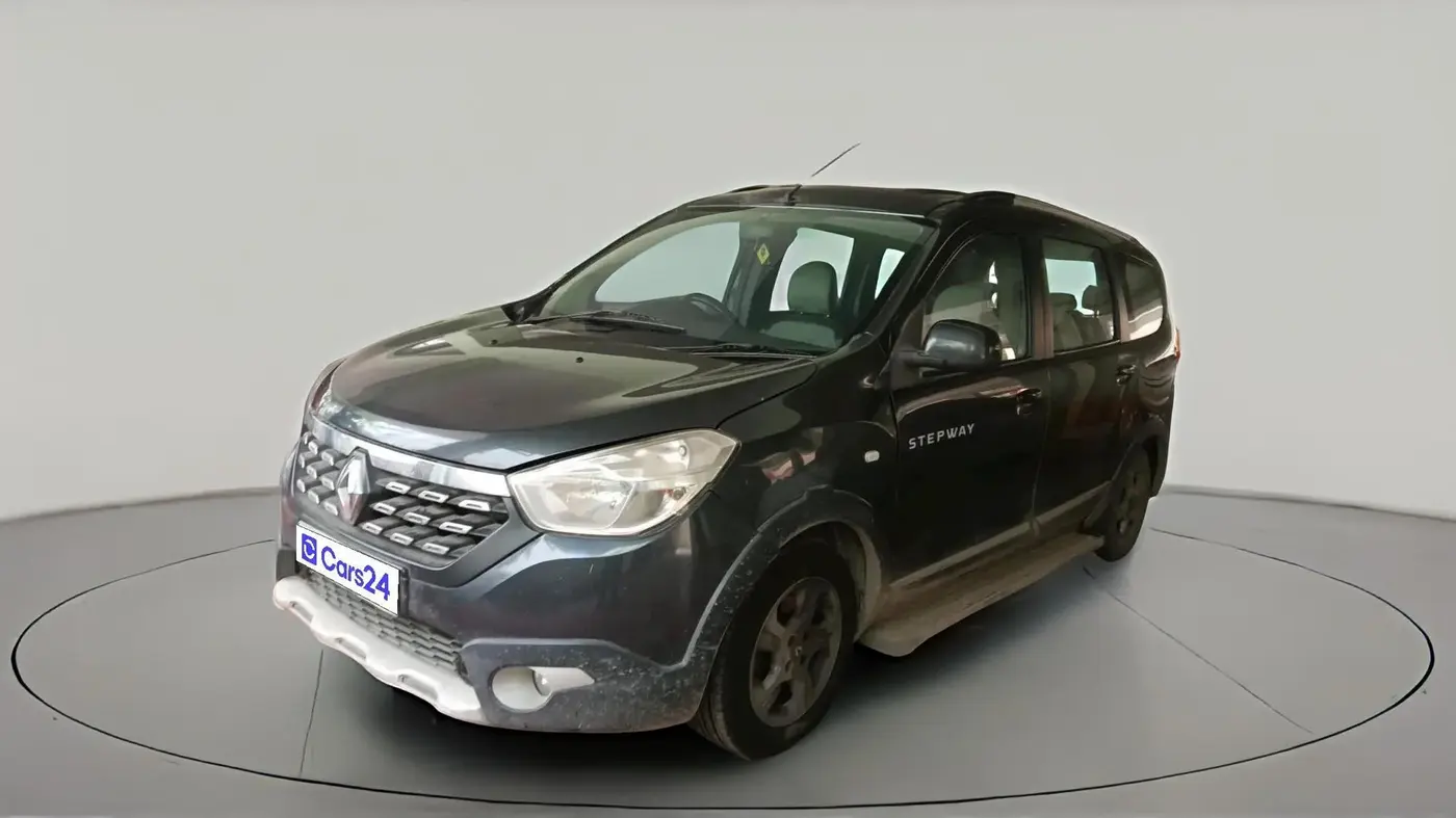 2015 Renault Lodgy 110 PS RXZ STEPWAY 7 STR, Diesel, Manual, 1,56,891 km, exterior