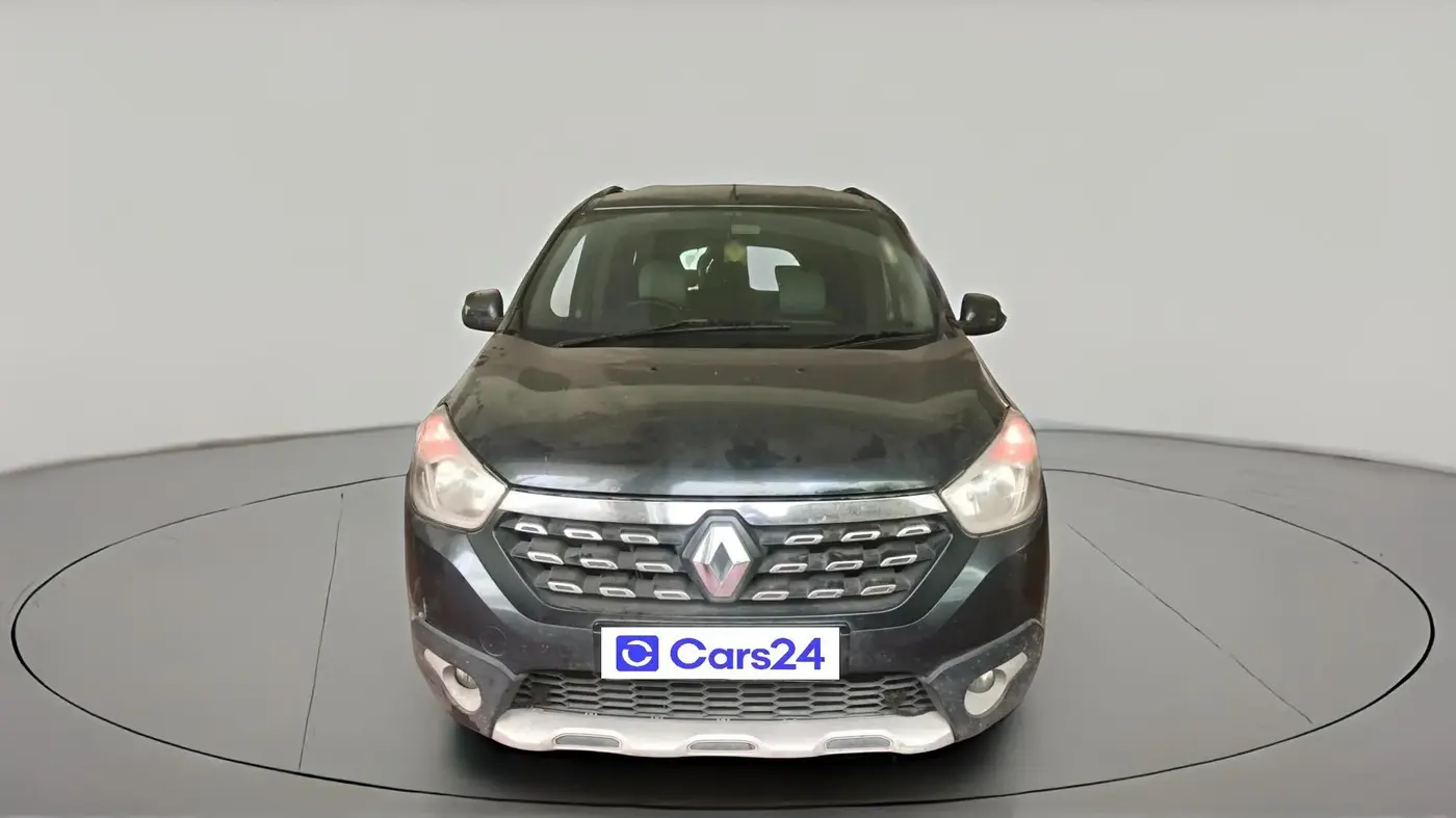 2015 Renault Lodgy 110 PS RXZ STEPWAY 7 STR, Diesel, Manual, 1,56,891 km, exterior