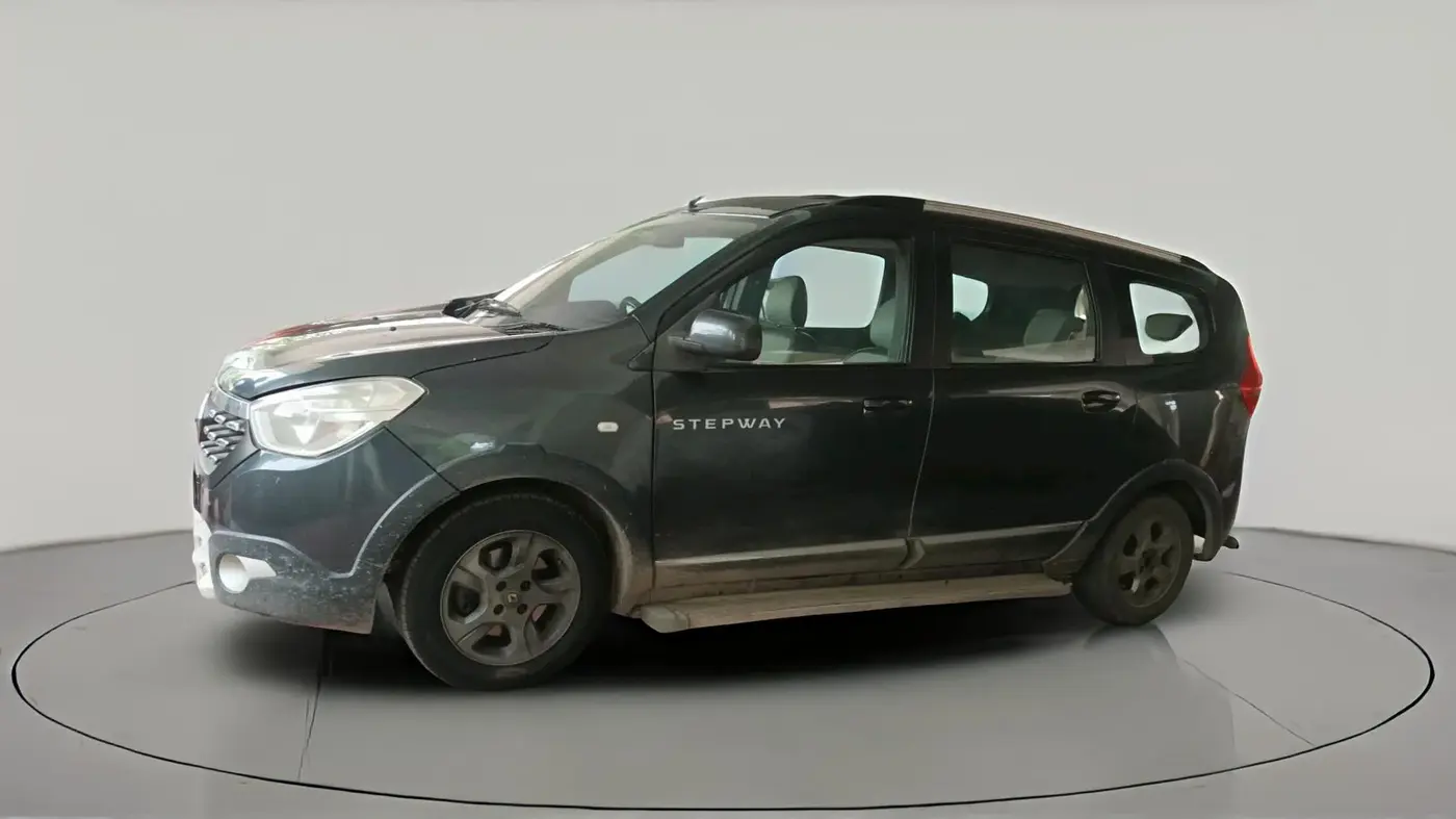 2015 Renault Lodgy 110 PS RXZ STEPWAY 7 STR, Diesel, Manual, 1,56,891 km, exterior