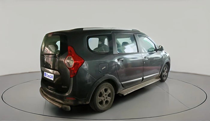 2015 Renault Lodgy 110 PS RXZ STEPWAY 7 STR, Diesel, Manual, 1,56,891 km, exterior