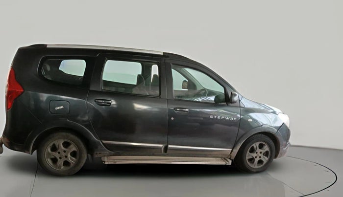 2015 Renault Lodgy 110 PS RXZ STEPWAY 7 STR, Diesel, Manual, 1,56,891 km, exterior