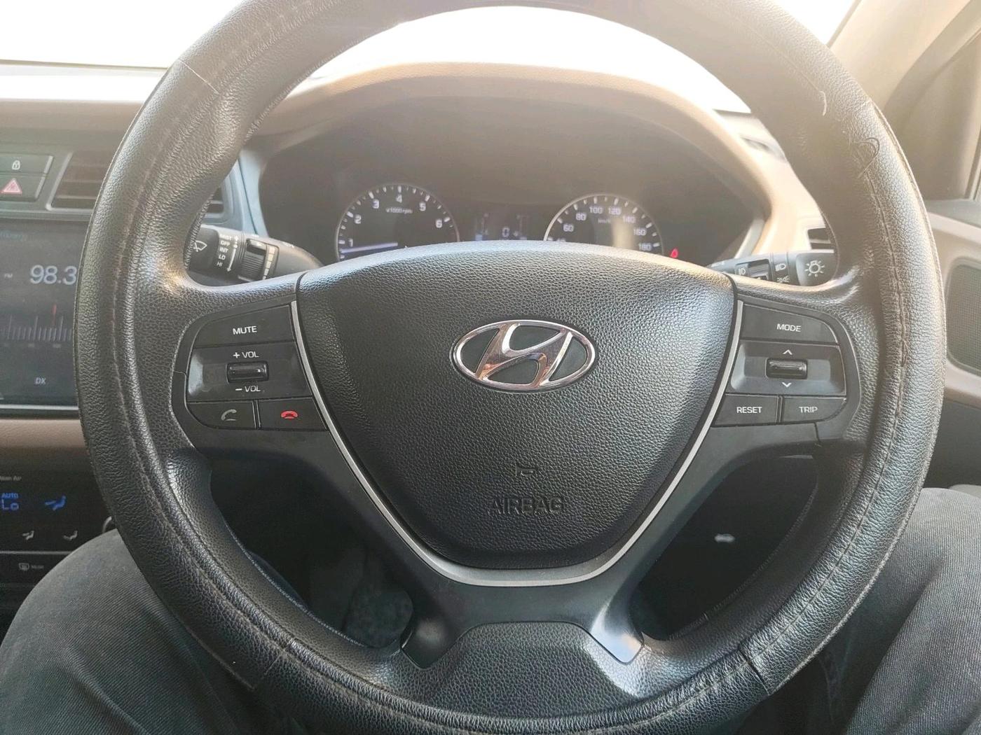 2016 Hyundai Elite i20 SPORTZ 1.2, Petrol, Manual, 1,06,347 km, interior