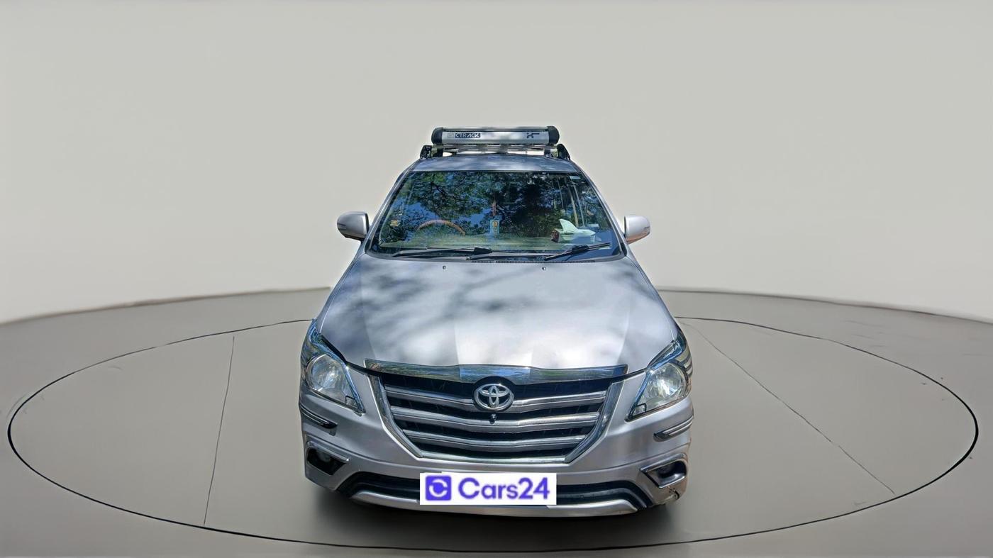 2014 Toyota Innova 2.5 VX 7 STR, Diesel, Manual, 86,801 km, exterior