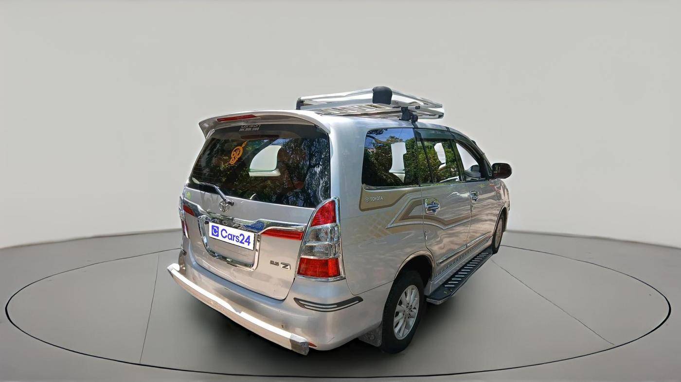 2014 Toyota Innova 2.5 VX 7 STR, Diesel, Manual, 86,801 km, exterior
