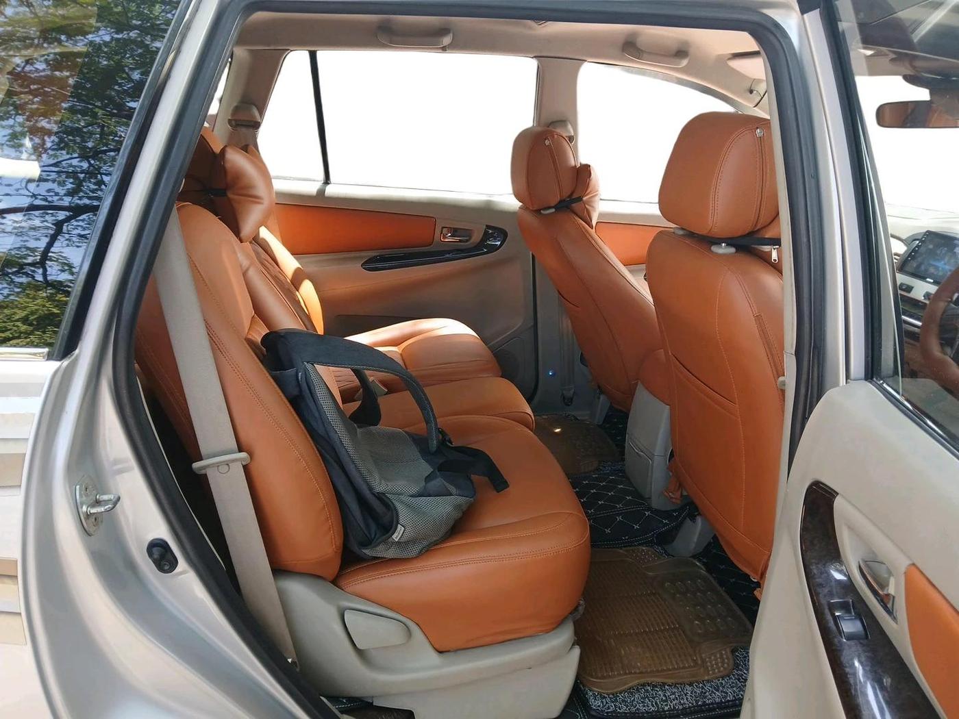 2014 Toyota Innova 2.5 VX 7 STR, Diesel, Manual, 86,801 km, interior