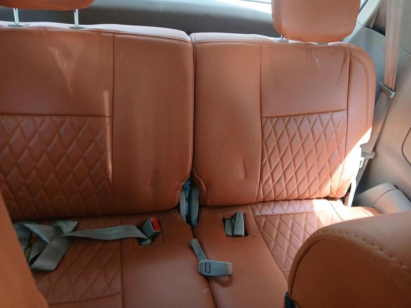 2014 Toyota Innova 2.5 VX 7 STR, Diesel, Manual, 86,801 km, interior
