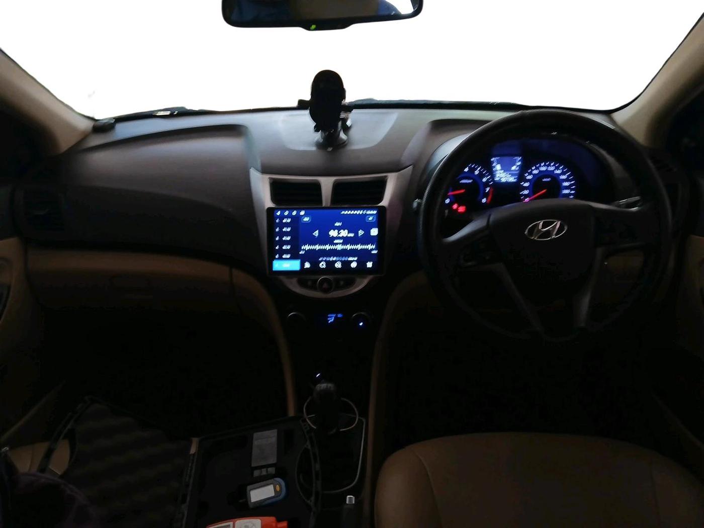 2016 Hyundai Verna FLUIDIC 4S 1.6 VTVT S, Petrol, Manual, 90,739 km, interior