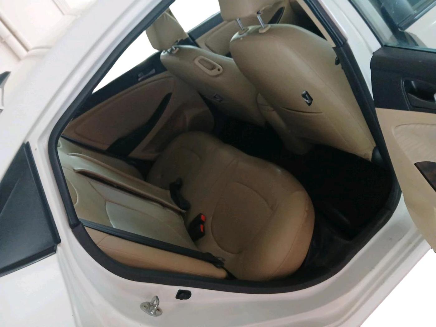 2016 Hyundai Verna FLUIDIC 4S 1.6 VTVT S, Petrol, Manual, 90,739 km, interior