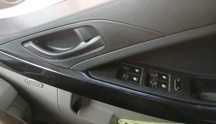 2018 Tata NEXON XM PETROL, Petrol, Manual, 79,457 km, interior