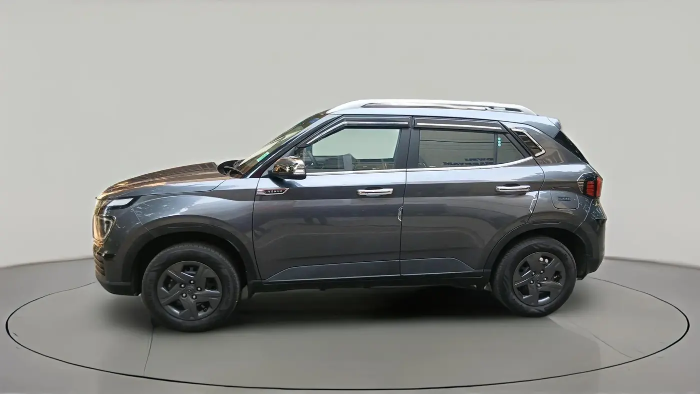 2024 Hyundai VENUE SX 1.2 PETROL, Petrol, Manual, 8,541 km, exterior