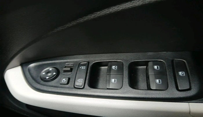 2024 Hyundai VENUE SX 1.2 PETROL, Petrol, Manual, 8,541 km, interior