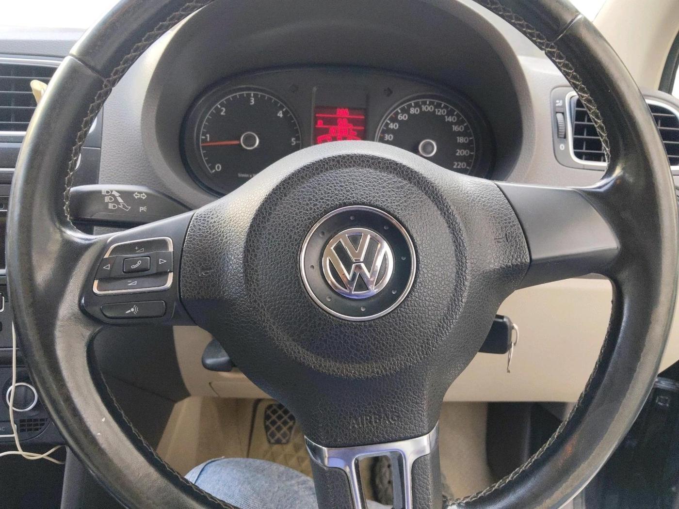 2011 Volkswagen Vento HIGHLINE DIESEL 1.6, Diesel, Manual, 1,07,681 km, interior