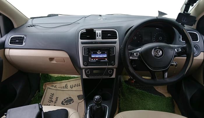 2016 Volkswagen Polo HIGHLINE1.2L, Petrol, Manual, 46,712 km, interior