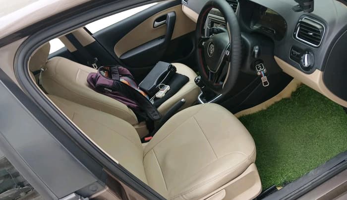 2016 Volkswagen Polo HIGHLINE1.2L, Petrol, Manual, 46,712 km, interior