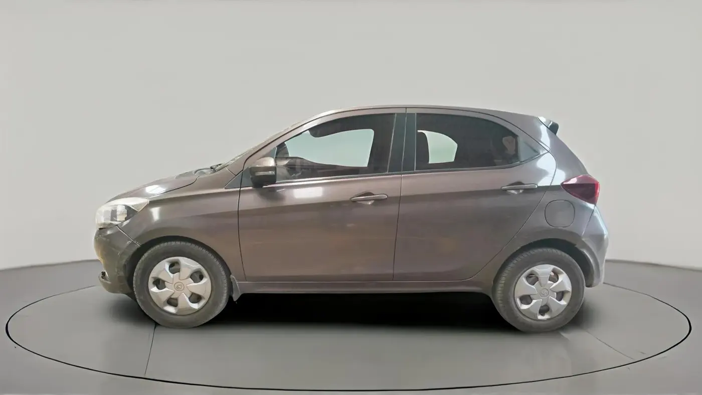 2018 Tata Tiago XZ DIESEL, Diesel, Manual, 1,99,775 km, exterior