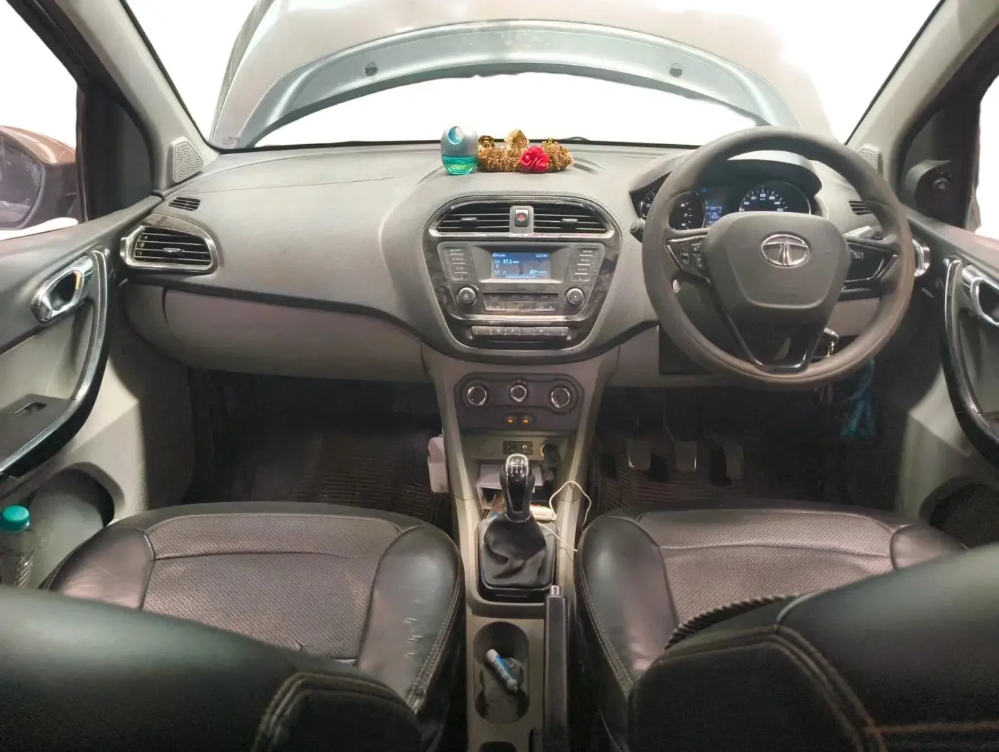 2018 Tata Tiago XZ DIESEL, Diesel, Manual, 1,99,775 km, interior