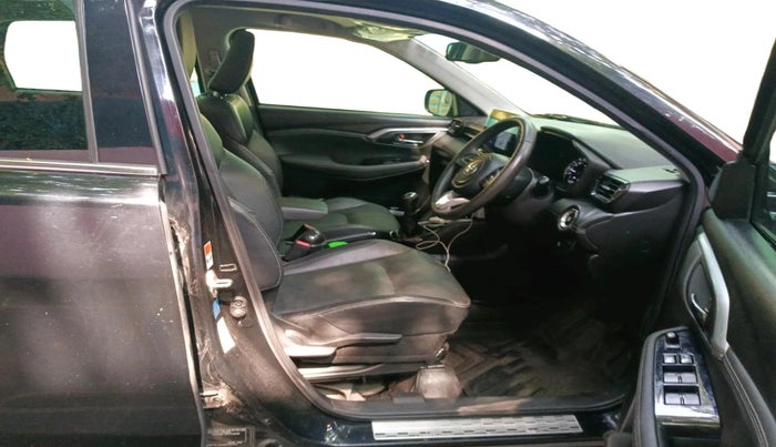 2023 Toyota URBAN CRUISER HYRYDER V NEO DRIVE, Petrol, Manual, 52,993 km, interior